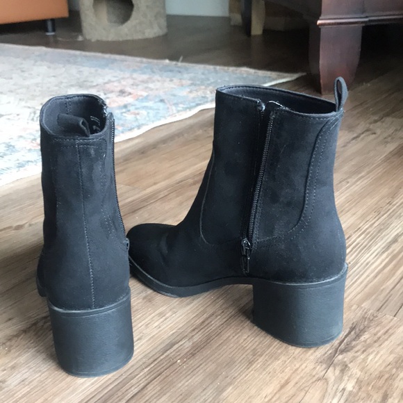suede-like chelsea boots, 1.5-2 inch heel, worn once, near perfect condition - Picture 3 of 5